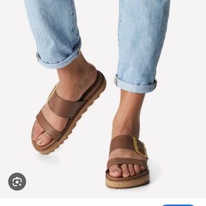 Sorel Roaming two strap buckle leather slide
